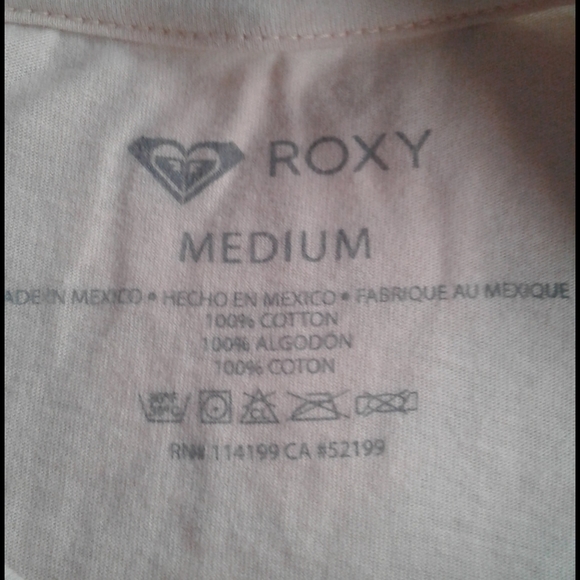 2 Roxy shirts - Picture 2 of 4